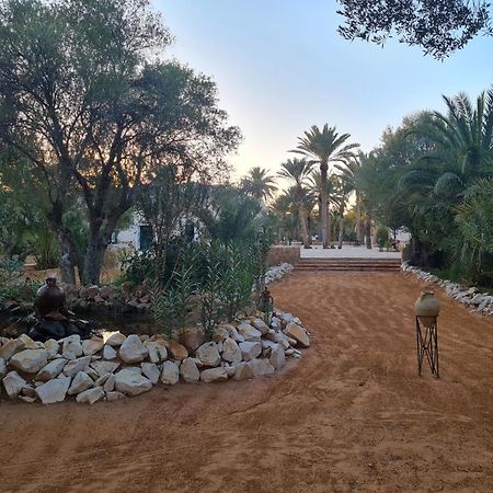 Qasr Ghilan Hotel Pansy מראה חיצוני תמונה