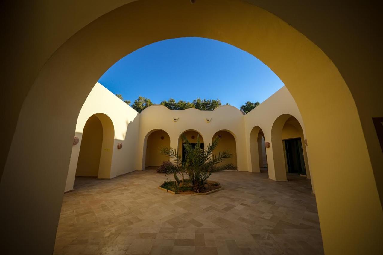 Qasr Ghilan Hotel Pansy מראה חיצוני תמונה