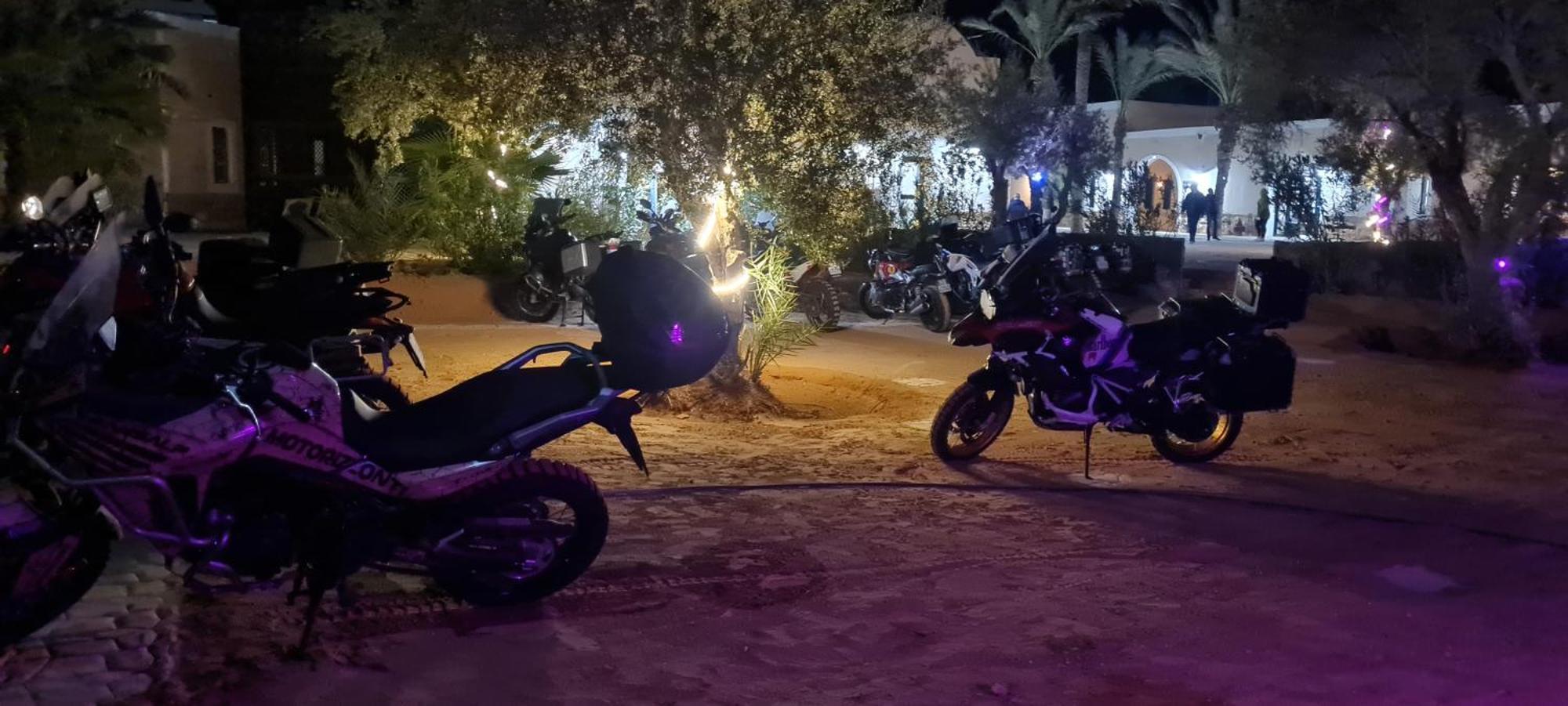 Qasr Ghilan Hotel Pansy מראה חיצוני תמונה